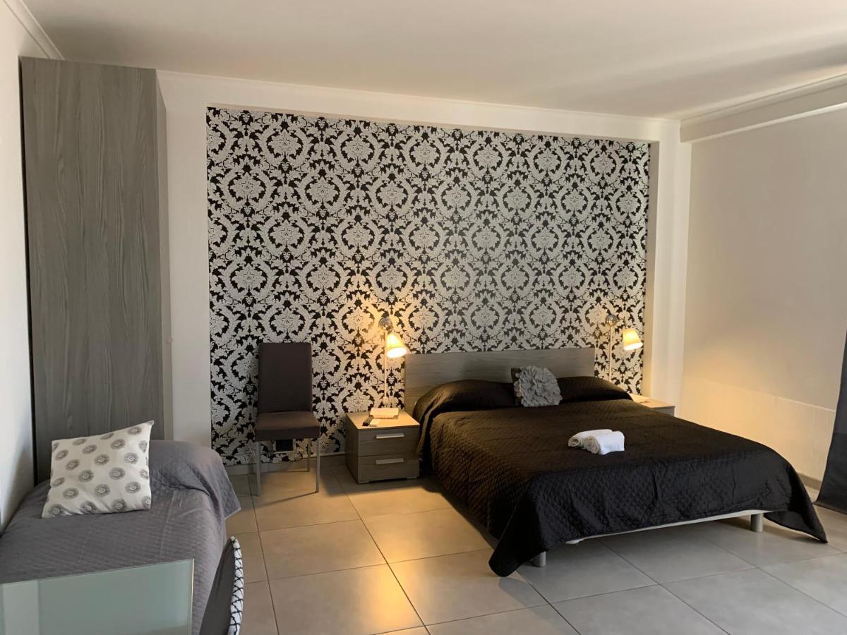 Raggio Di Sole Aparthotel Сан Чезарео Екстериор снимка