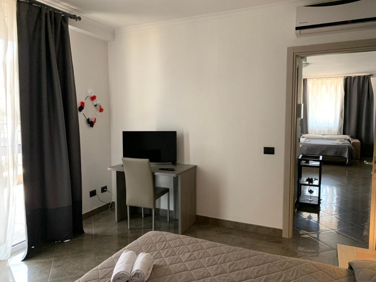 Raggio Di Sole Aparthotel Сан Чезарео Екстериор снимка