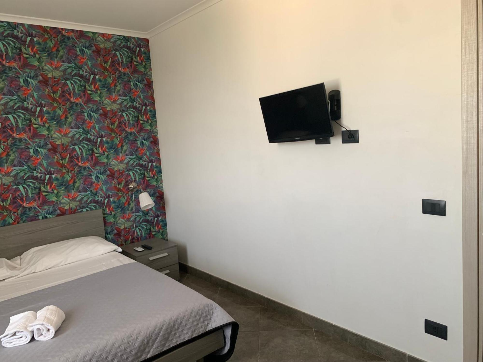 Raggio Di Sole Aparthotel Сан Чезарео Екстериор снимка