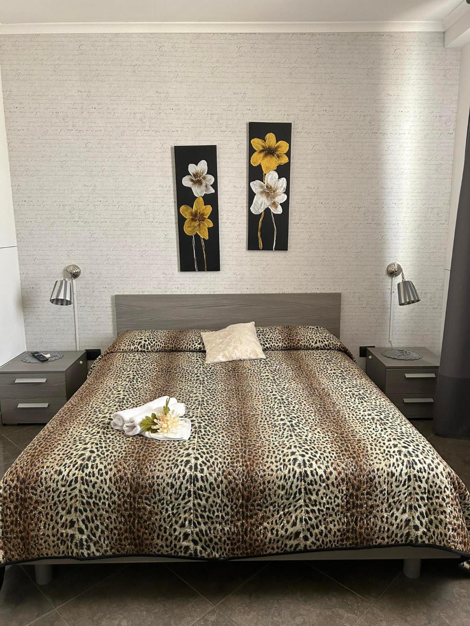 Raggio Di Sole Aparthotel Сан Чезарео Екстериор снимка